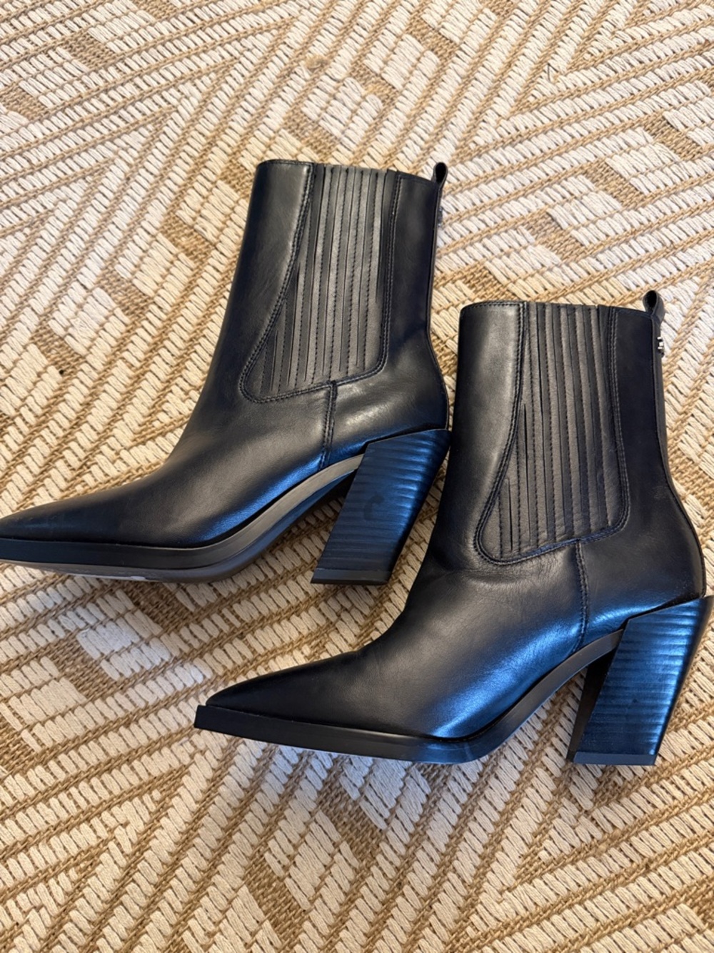 Sam Edelman Black Leather Pointed Block Heel Ankle Boots size 5.5